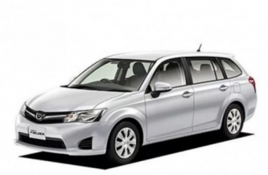 Toyota Corolla Fielder NZE 164 2012-2015 Гибрид (правый руль)